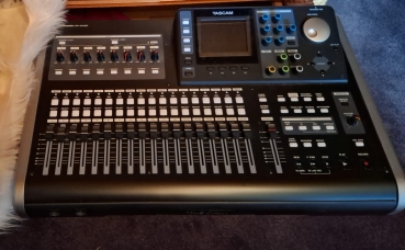 Tascam DP-24SD 24-Spur-Digital-Portastudio